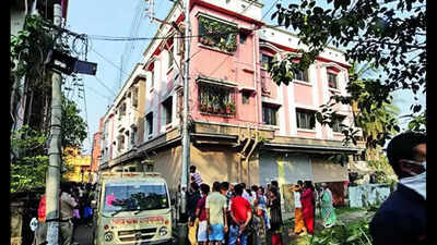 Elderly couple, son found hanging in Garia flat