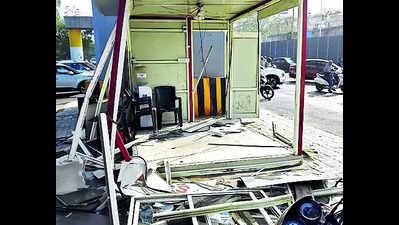 Priest rams MUV into traffic police booth