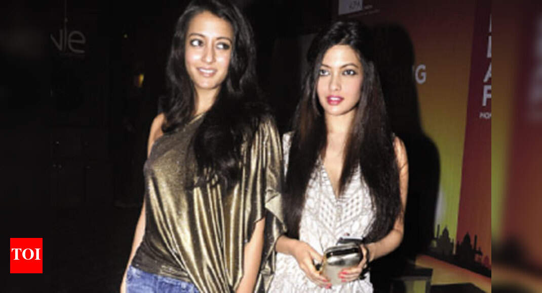 Riya and Raima Sen at a filmi do | Events Movie News - Times of India