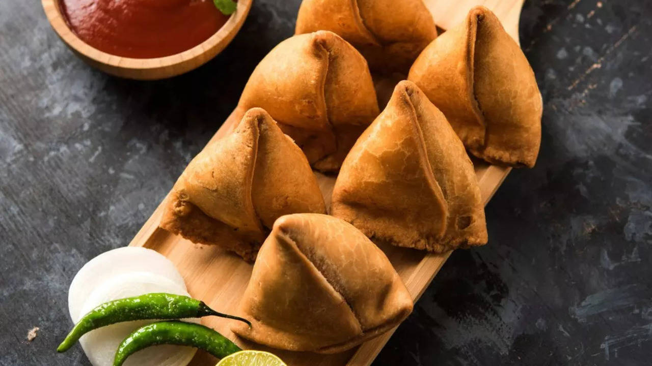 321 Platter Samosa Stock Photos - Free & Royalty-Free Stock Photos from  Dreamstime