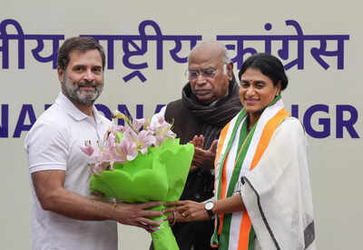 YSR Telangana Party founder Sharmila joins hands with Congress in Delhi leading to merger of two parties