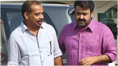Sathyan Anthikad announces a project with Mohanlal and promises a rooted tale of the common man