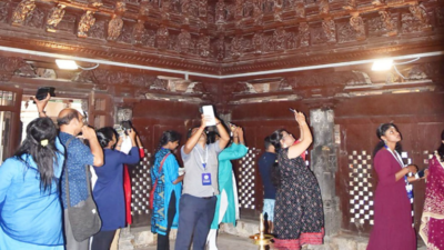 57 NRI youths visit Nellaiappar - Gandhimathi Temple in Tirunelveli