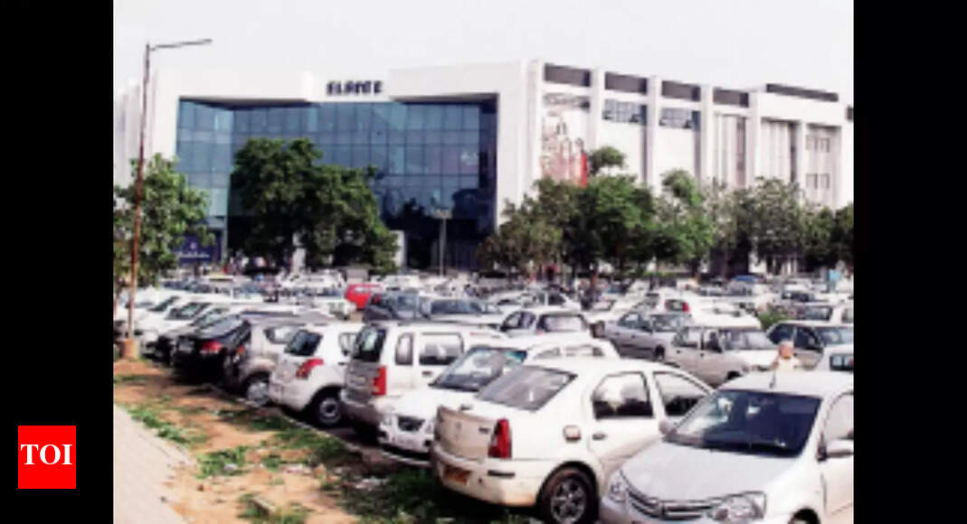 Free parking from January 4, near crawford market pay and park lot in