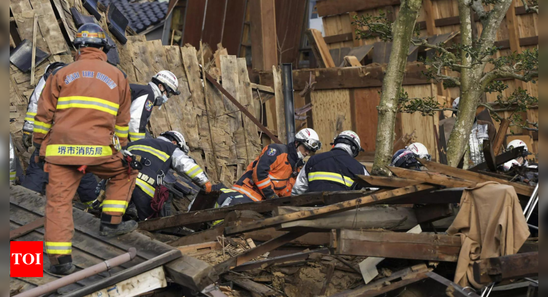 Japan to accept earthquake relief from US only