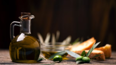 Olive Oil: Amazing Benefits of Olive Oil (April, 2024)