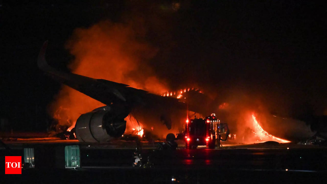 Japan plane collision Was it a textbook evacuation or cautionary