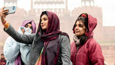 Pall of gloom in Delhi, cold day conditions apply