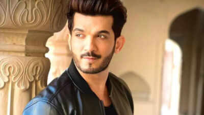 Arjun Bijlani will not host new season of 'Splitsvilla' - Times of India