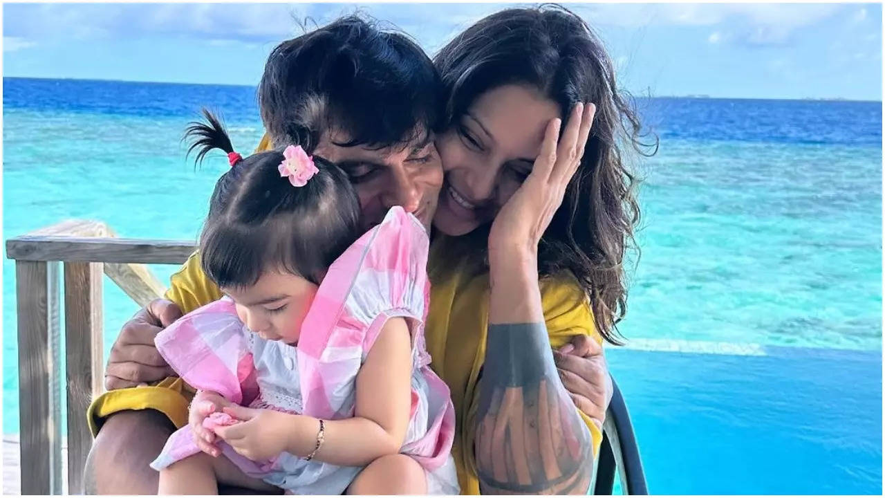 Bipasha Basu shares a few adorable pictures from her birthday celebration in the Maldives | Hindi Movie News - Times of India