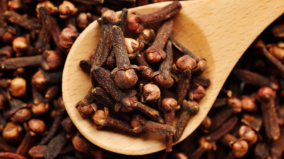 How does clove in your winter diet help you?