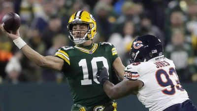 Jordan Love guides Green Bay Packers to win over Chicago Bears, playoff bid