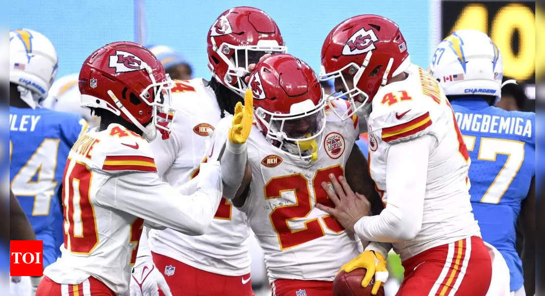 Kansas City Chiefs Rest Starters, Edge Los Angeles Chargers On Late ...