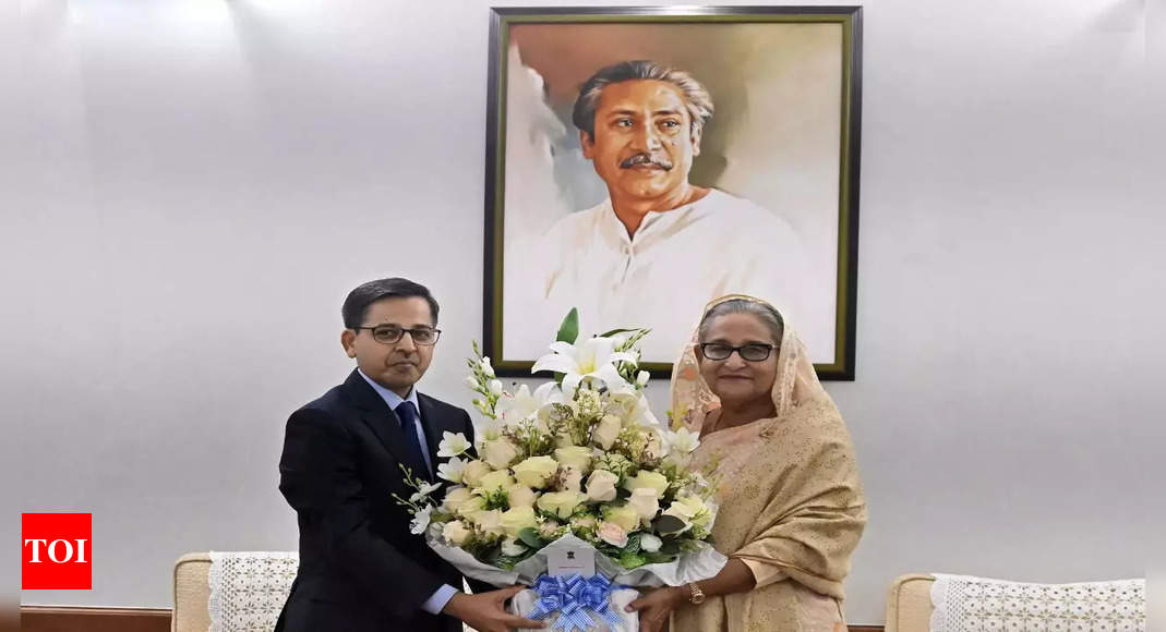 L'envoyé indien rencontre le Premier ministre du Bangladesh, Sheikh Hasina, et lui transmet ses salutations pour sa réélection