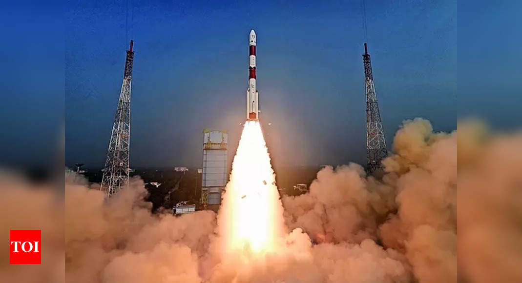 ISRO Chairman Calls on IIT Students to Join India’s Space Programme