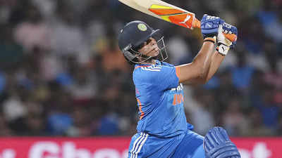Richa Ghosh's brisk 34 takes India women to 147/6 against Australia in series-deciding 3rd T20I