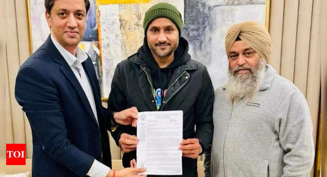 Cricketer turned AAP MP Harbhajan Singh gives grant for gym at Jalandhar badminton stadium | India News