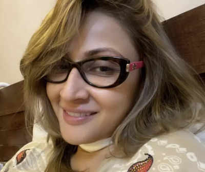 Urvashi Dholakia gets discharge from the hospital after her neck surgery; shares a post and writes, “on a road to recovery”