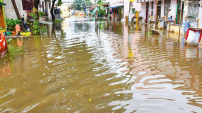 Heavy rain in south dists triggers flood warning