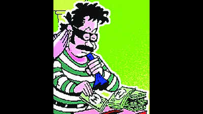 Nagpur: Busy in counting stolen cash, thief held at crime scene