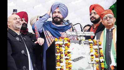 Sidhuisms bamboozle Congress: Clamour for action against Navjot Singh Sidhu gets louder
