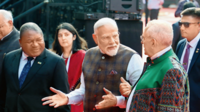 Vibrant Gujarat Global Summit 2024: PM Narendra Modi, UAE President’s roadshow draws cheers