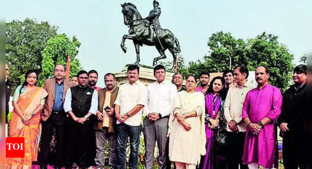 Kala Ghoda ‘kala Ghoda’ Regains Original Black Colour! Vadodara News