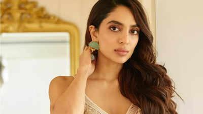 Sobhita Dhulipala wants to do a romcom with THIS Bollywood actor