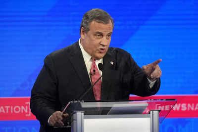 Chris Christie says he's dropping out of Republican presidential race
