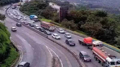Mumbai carriageway of Pune expressway shut for 2 hours today