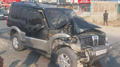 Mehbooba Mufti’s car meets with accident, former J&K CM escapes unhurt
