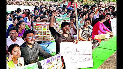 Students protest agri varsity land for HC building, say 2 lakh trees the price