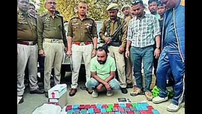 Notorious smuggler held, Rs 3 crore heroin seized