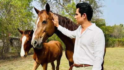 Randeep Hooda names his new born stallion 'Veer' after Veer Savarkar