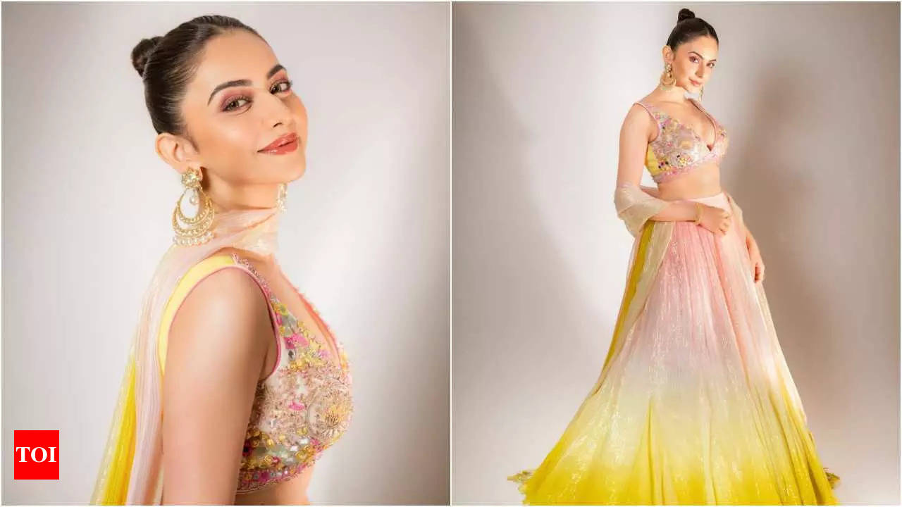 40 Elegant Half Saree Lehenga Designs For The South Indian Brides! | Half saree  lehenga, Pink half sarees, Half saree designs