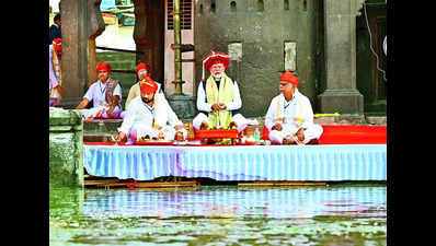 Prayed for peace, well-being of all Indians: Modi at Kalaram temple