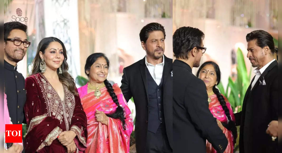 Shah Rukh Khan posa con Aamir Khan mentre si abbandona a una conversazione profonda, augura alla coppia di sposi Ira Khan e Nupur Shekhari al loro ricevimento, i fan reagiscono – foto interne |  Novità sul cinema indiano