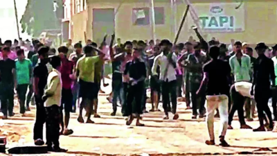 Confusion over worker’s death sparks violence in Surat, 140 held