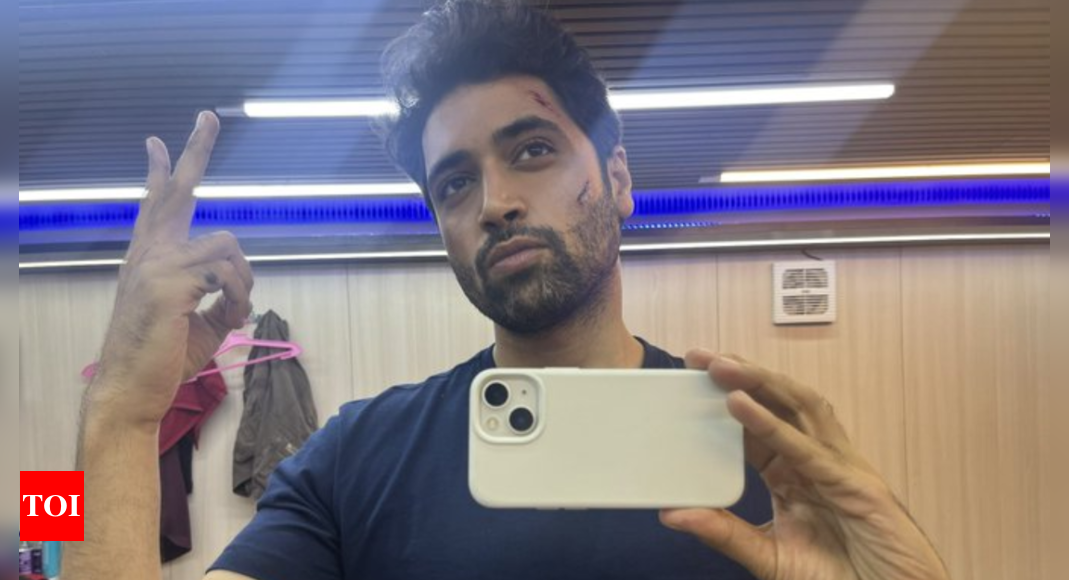 Adivi Sesh shares BTS photo from ‘Goodachari 2’ sets; sums up his shoot life | Telugu Movie News