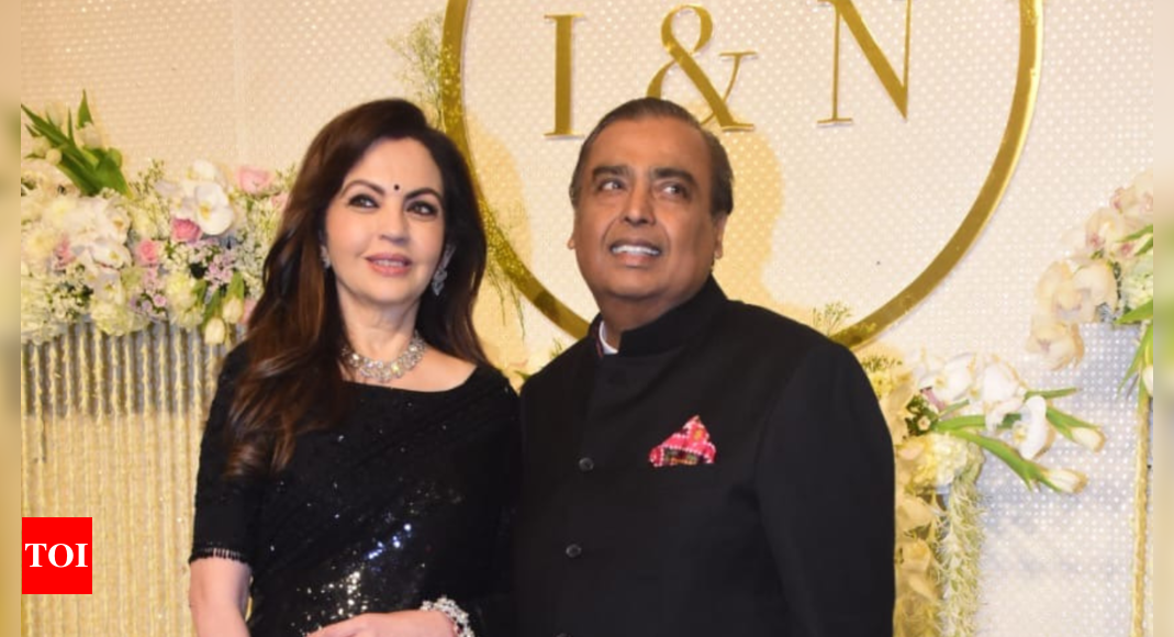 Ira Khan Reception: Nita Ambani stuns in Manish Malhotra sari at Ira ...