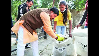 CM, BJP chief & party leaders clean temples across state