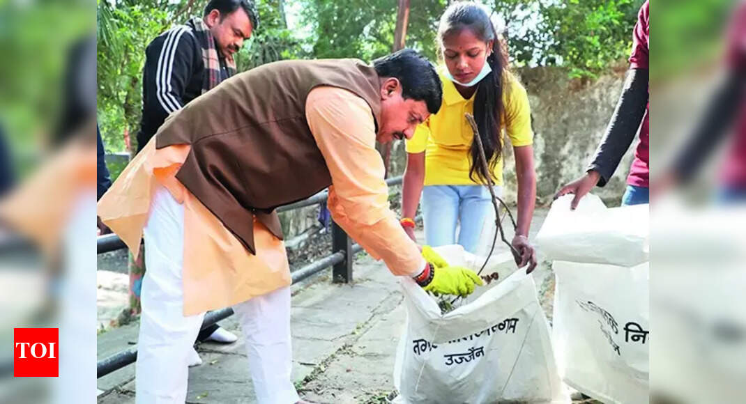 Clean Temples: Cm, Bjp Chief & Party Leaders Clean Temples Across State ...