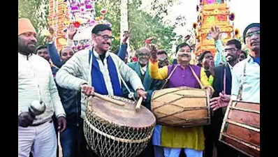 City residents celebrate Tusu and Lohri
