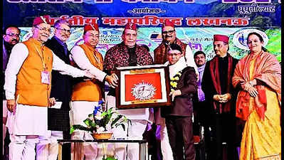 Rajnath hails UP,Uttarakhand forworking unitedly