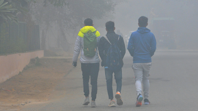 Fog descends on Gurgaon, visibility dips to zero; cold wave relents