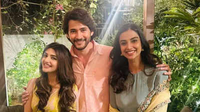 Mahesh Babu, Meenakshi Chaudhary and Sreeleela share adorable moment together as they celebrates Guntur Kaaram's 'blockbuster success'