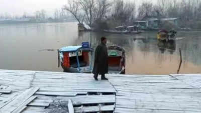 Cold wave continues in Kashmir: Sub-freezing temperatures blanket region