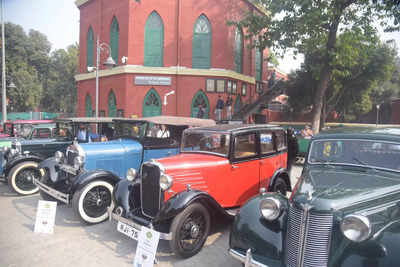 ​Kolkata witnesses a grand vintage car and bike show