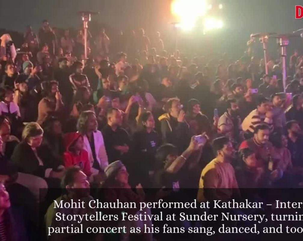
Mohit Chauhan performs at Kathakar in Delhi
