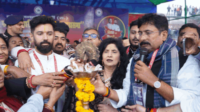 Chirag Paswan holds rally in uncle's LS constituency in mom's presence